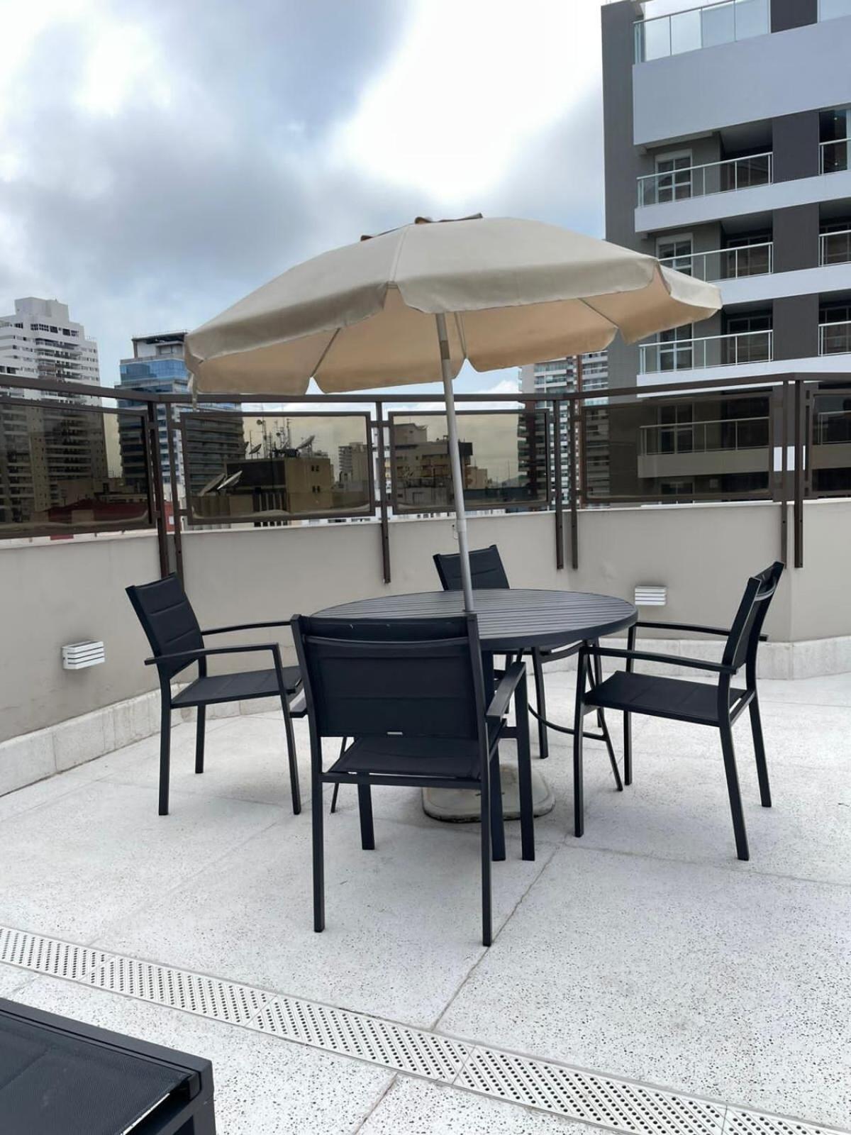 Flat No Hotel Cosmopolitan Com Estacionamento Gratis E Piscina Santos  Exteriör bild